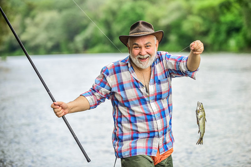 Mit einem Angelkurs erfährt man alle Tipps und Tricks für das Fischen.