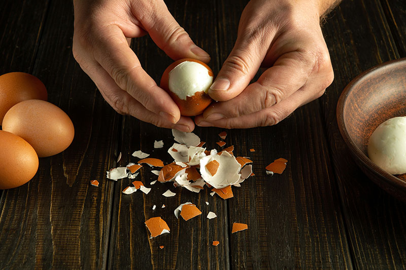 Eier schälen